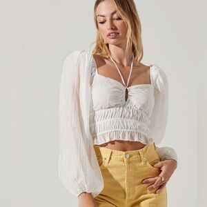 ASTR the Label Irwin Puff Sleeve Halter Neck Top in off white. Size Medium